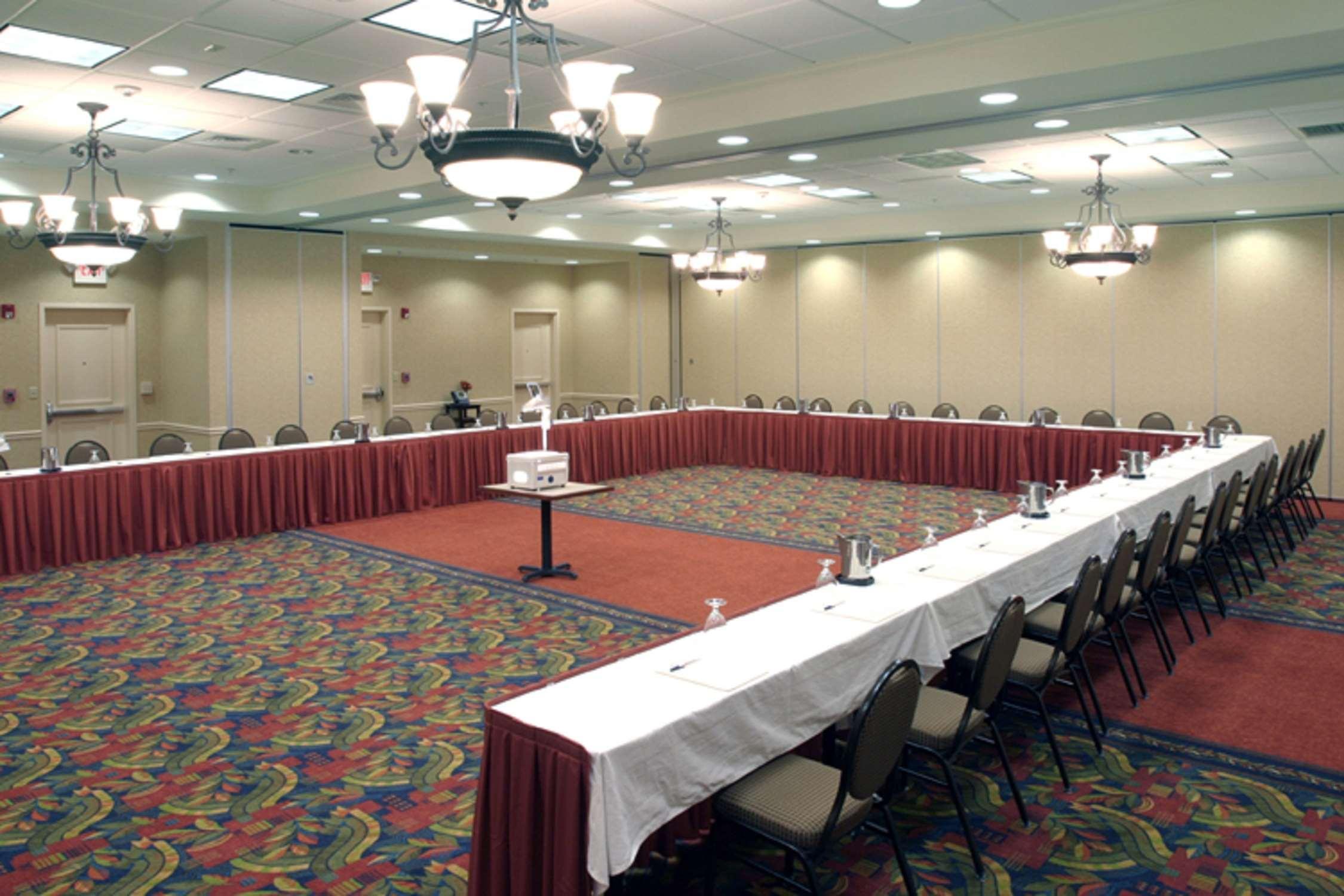 Hilton Garden Inn Buffalo Airport Чийктоуага Екстериор снимка