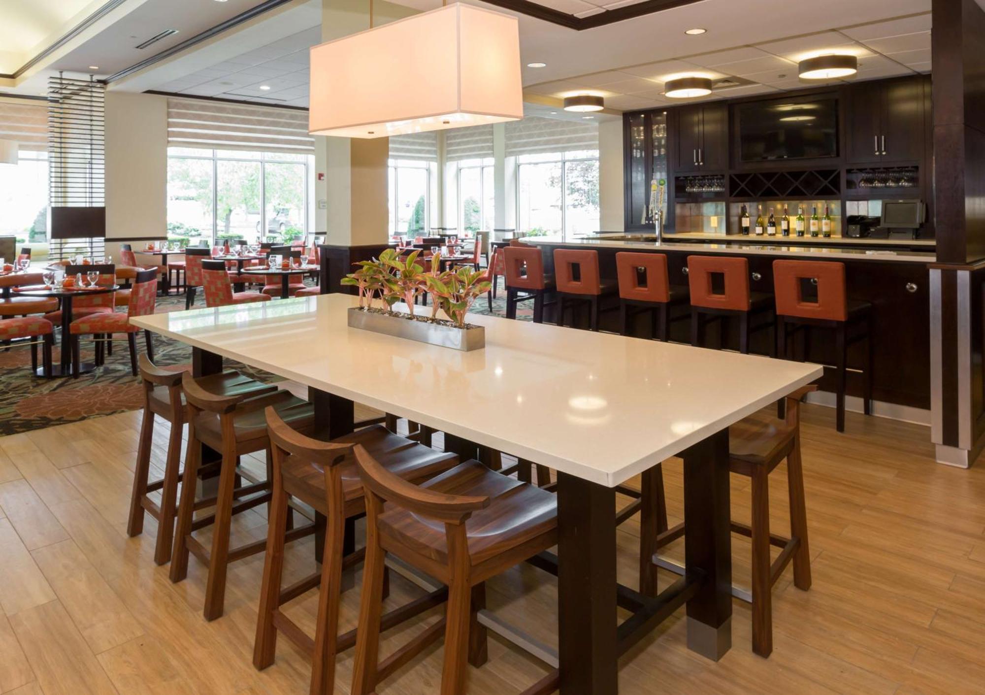 Hilton Garden Inn Buffalo Airport Чийктоуага Екстериор снимка