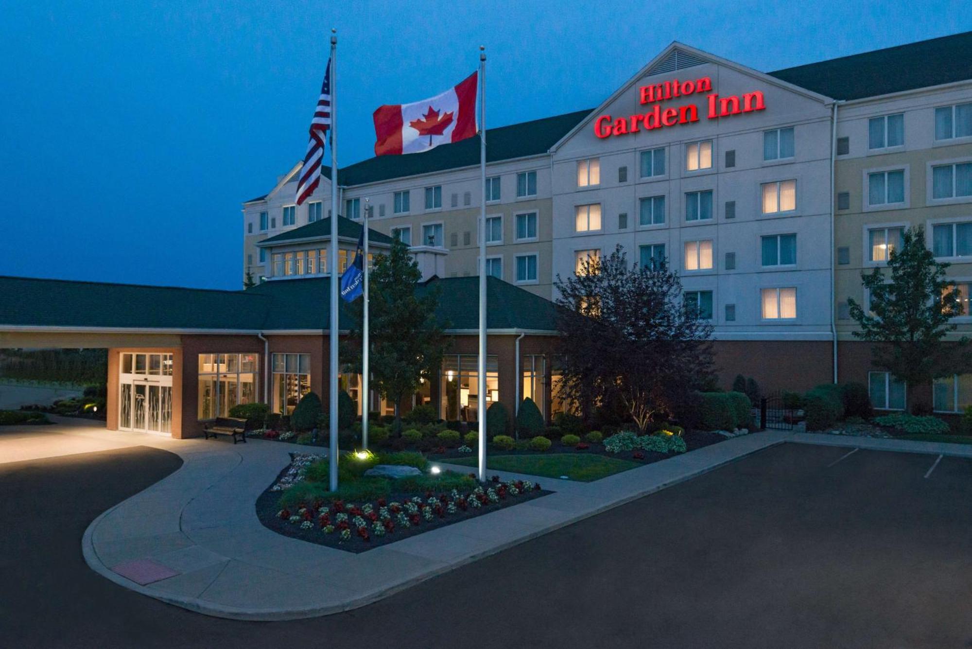 Hilton Garden Inn Buffalo Airport Чийктоуага Екстериор снимка