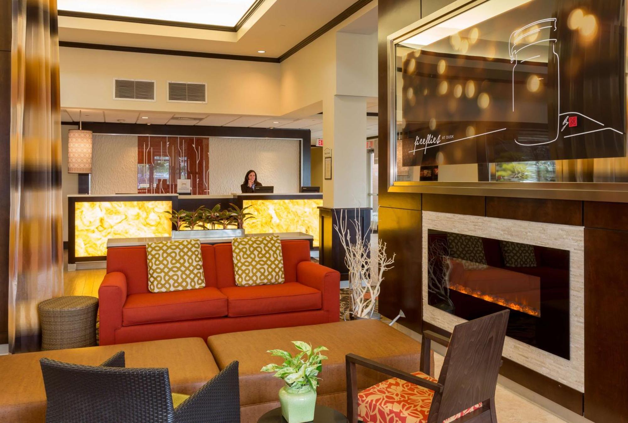 Hilton Garden Inn Buffalo Airport Чийктоуага Екстериор снимка