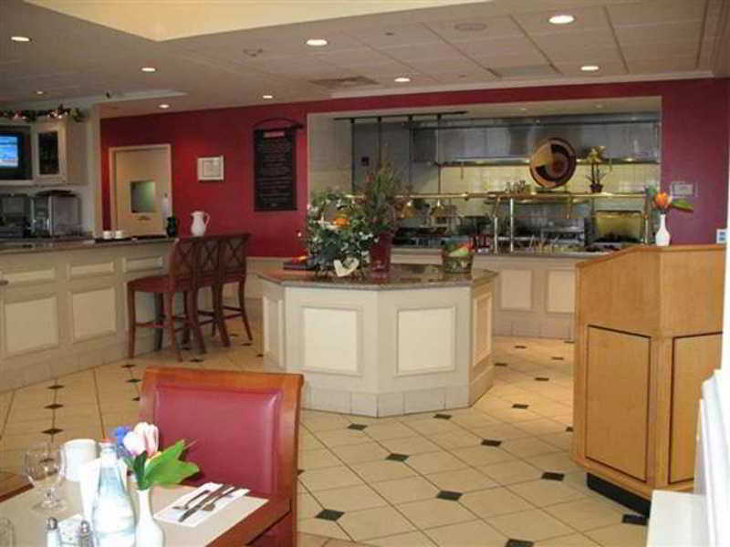 Hilton Garden Inn Buffalo Airport Чийктоуага Ресторант снимка